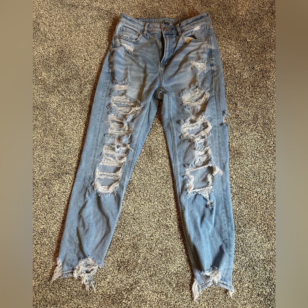 American Eagle Distressed ‘Mom Jean’
